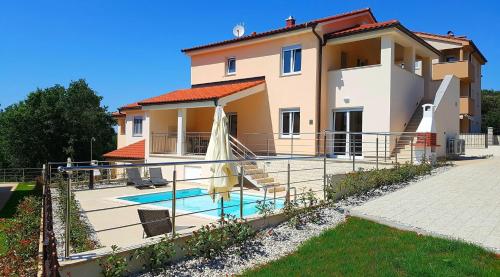 Villa Marisol mit POOL