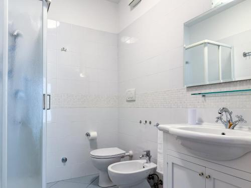 Ένα μπάνιο στο RV Apartment