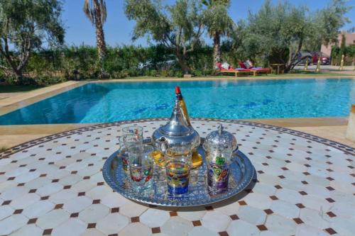 Der Swimmingpool an oder in der Nähe von Villa and pool Ourika
