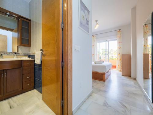Cubo's Cabopino Beach Marbella Apartment