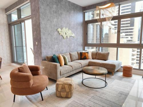 Marina Bliss Luxe Stay with Waterfront and Palm Views