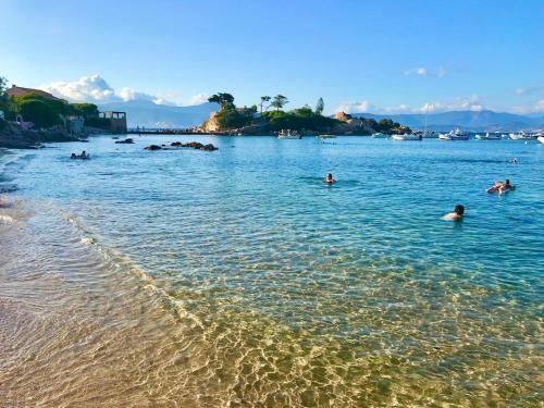 Isolella à 50 m de la plage