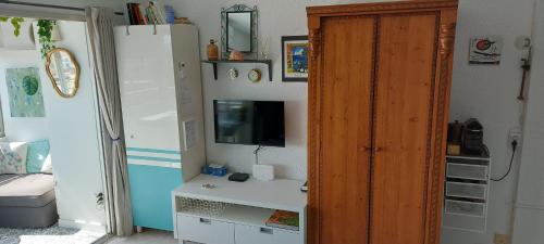 Televisyen dan/atau pusat hiburan di Fun and Beach