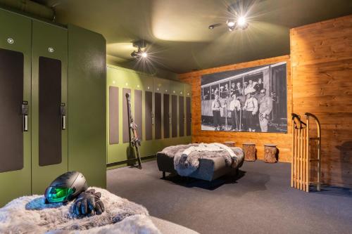 Una cama o camas en una habitación de Welschen Hotel
