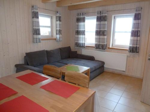Posezení v ubytování Ferienhaus Nr 17B2, Feriendorf Hagbügerl, Bayr Wald