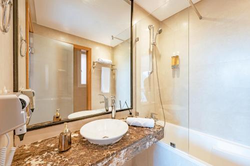 Un baño de Luxurious Apartment in Marrakech