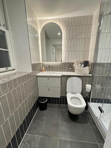 Koupelna v ubytování High Deluxe Standard flat for 6 people in the heart of London