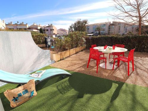 2 Pièces avec Grande Terrasse, Climatisation, Piscine et Parking au Grau-du-Roi - FR-1-307-139