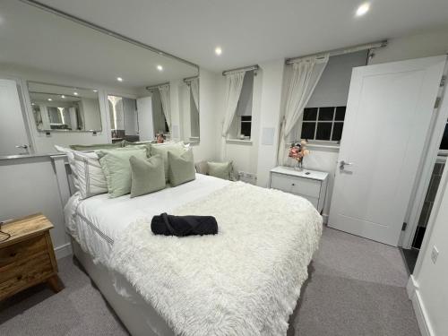 Postel nebo postele na pokoji v ubytování High Deluxe Standard flat for 6 people in the heart of London