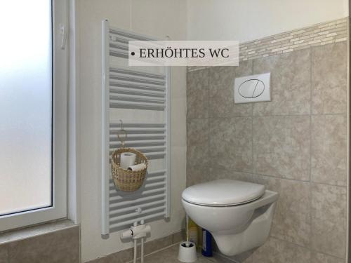 Bilik mandi di Haus Krabbe Zimmer ohne Küche, zentral gelegen zwischen Cuxhaven und Bremerhaven, Unterstellmöglichkeit für Fahrräder und E-Bikes, hauseigener Parkplatz, Hunde kostenfrei willkommen