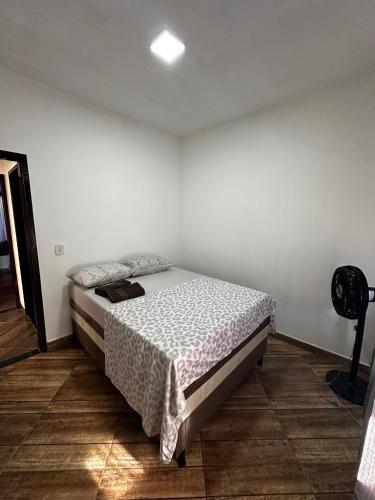Katil atau katil-katil dalam bilik di Casa Saquarema, Próximo a praia
