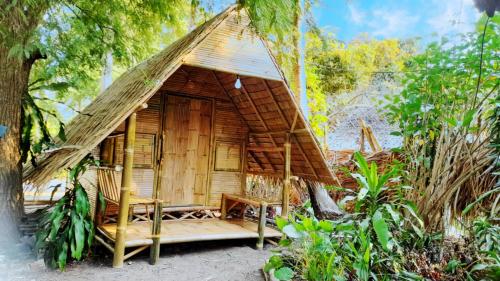 Κήπος έξω από το Bamboo Village