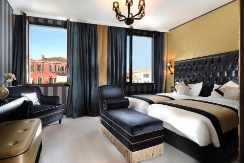 Carnival Palace - Venice Collection photo 53