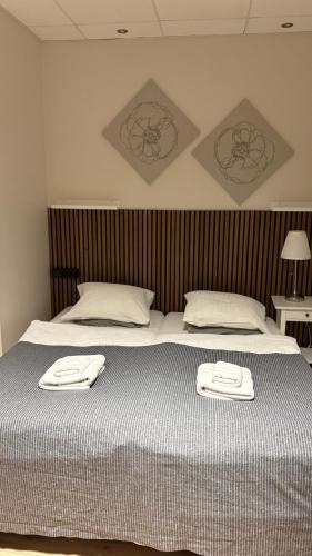 Letto o letti in una camera di Downtown Reykjavík Apartments