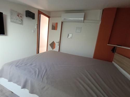T3 Duplex, centre port, clim, garage, piscine photo 24