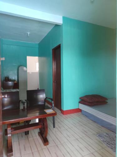 Φωτογραφία από το άλμπουμ του RM8 - Non-AC Second Floor Unit in San Roque Bauan Batangas σε Μπατάνγκας