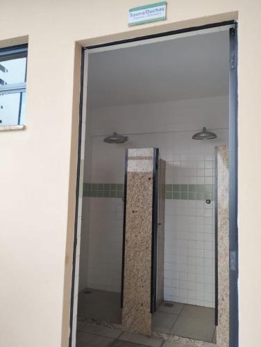 Flat Montese Tower Resende - Refúgio na Serra da Mantiqueira, Próximo à AMAN e Penedoにあるバスルーム