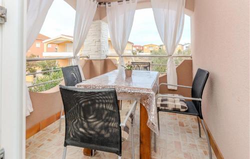 Amazing Apartment In Vir With Wifi