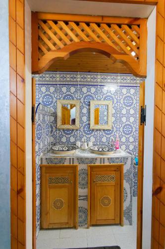Η κουζίνα ή μικρή κουζίνα στο Riad Les Chtis D'Agadir