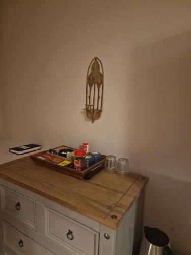 Φωτογραφία από το άλμπουμ του The Bean Apartment - double bedroom with private bathroom στο Λονδίνο