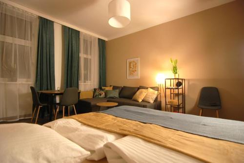 Cozy, Small, NEW with FREE Parking