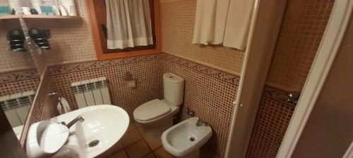 Ένα μπάνιο στο CTR Casona Santa Coloma