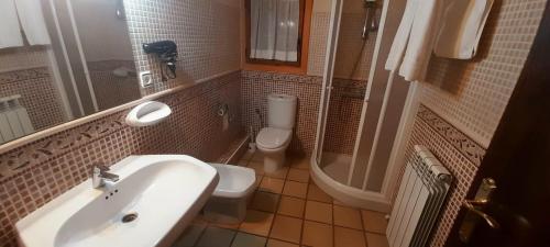Ένα μπάνιο στο CTR Casona Santa Coloma