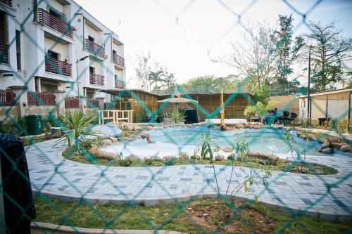Bazén v ubytování The12 By Naji Resort nebo v jeho okolí