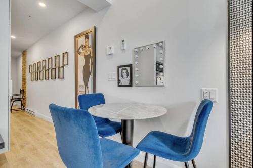 Ruang duduk di Initial / Icone / Quebec+stat