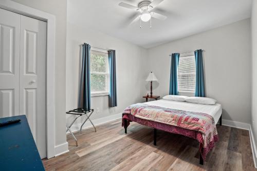 Un ou plusieurs lits dans un hébergement de l'établissement Fisherman's Cottage - Charming cottage close to town!