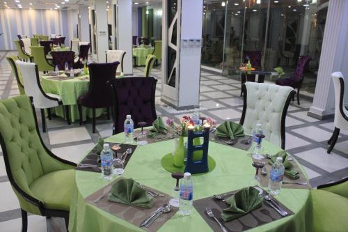 Χώρος καθιστικού στο Meral Crown Hotel