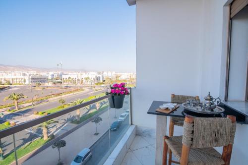 Balkón nebo terasa v ubytování Modern apartment in the center of Agadir with panoramic view