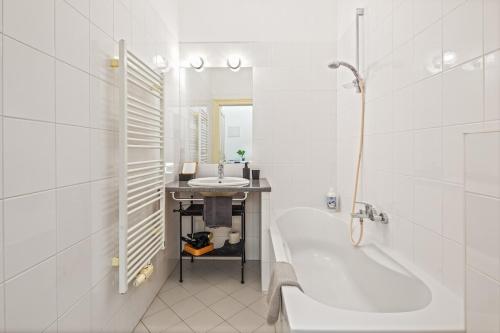 Velvet Glow - Gym - Parking