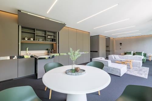 Η κουζίνα ή μικρή κουζίνα στο Kloster Suite, Aussensauna, Hottube - ÜhlingenBirkendorf