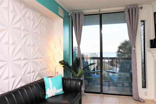 Beachfront Bliss 3BR Oceanfront Condo with Pool and Hot Tub photo 13