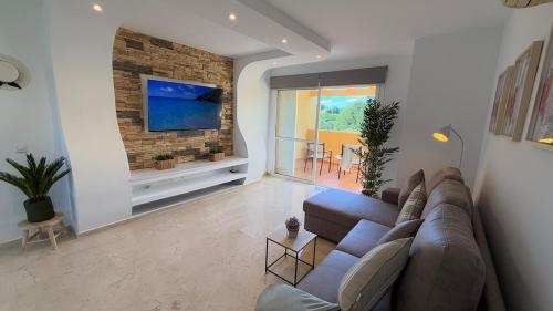 Riviera tropical apartment by Sol Maestranza