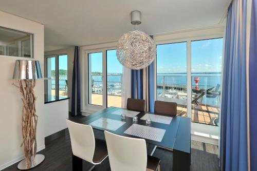 Galeriebild der Unterkunft Apartmenthaus Hafenspitze  Ap 35, "Captain's View", Blickrichtung offenes Meer, Binnenhafen, Strand - a72344 in Eckernförde