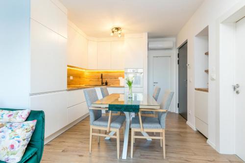 Apartments with parking space Kastel Sucurac, Kastela - 23868