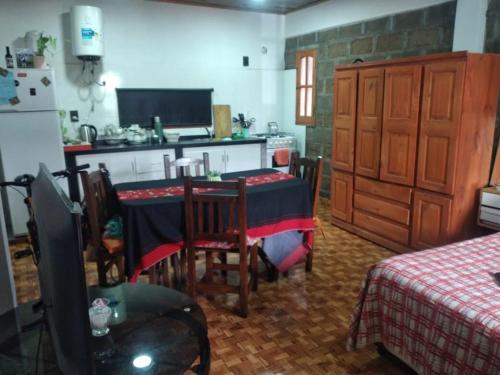 Dapur atau dapur kecil di Departamento cómodo
