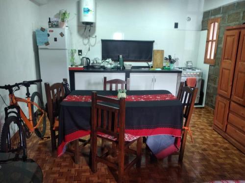 Dapur atau dapur kecil di Departamento cómodo