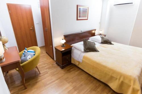 Rooms by the sea Split - 23996