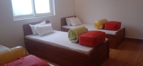 Postel nebo postele na pokoji v ubytování Deolo Mist - A Boutique Mountain Hotel