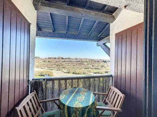 Studio avec balcon et parking près des plages - FR-1-475-154