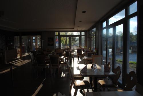 Un restaurante o sitio para comer en Landgasthof zum Hirschen