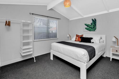 Postel nebo postele na pokoji v ubytování Cottage on Churchill