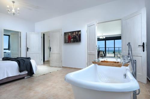 Imagen de la galería de Yamim Suites On The Beach, en Shave Ẕiyyon