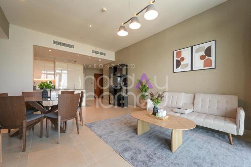 Spacious and Elegant 2BR Marina Gate 2