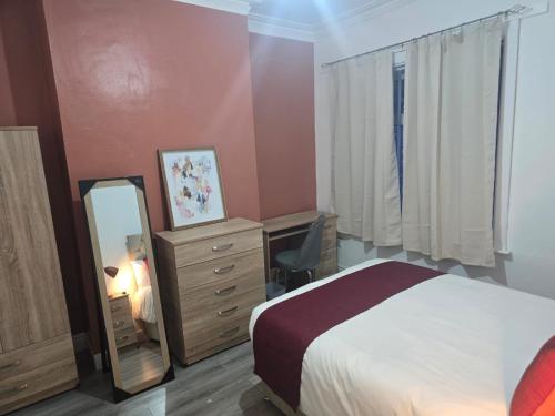 Postel nebo postele na pokoji v ubytování Alma Co-living - Private Room Self-cater
