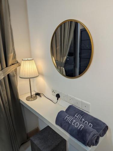 Postel nebo postele na pokoji v ubytování Shines GuestHouse 1Br Hi-Privacy Condo