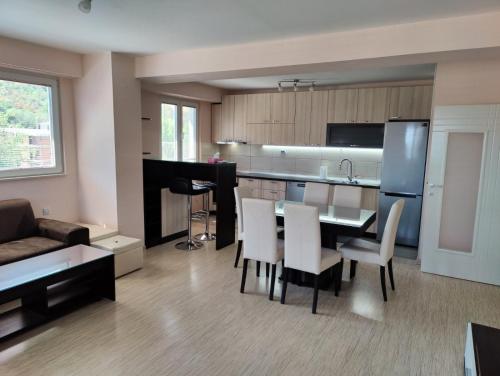 M&M Apartment
